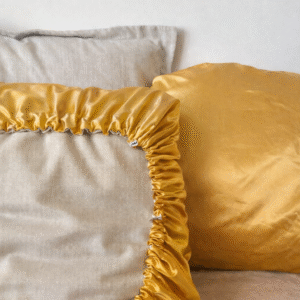 Housse d’oreiller en satin réversible or/blanc