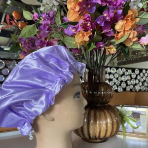 Bonnet en satin réversible