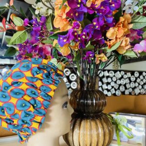 Bonnet en satin avec motif