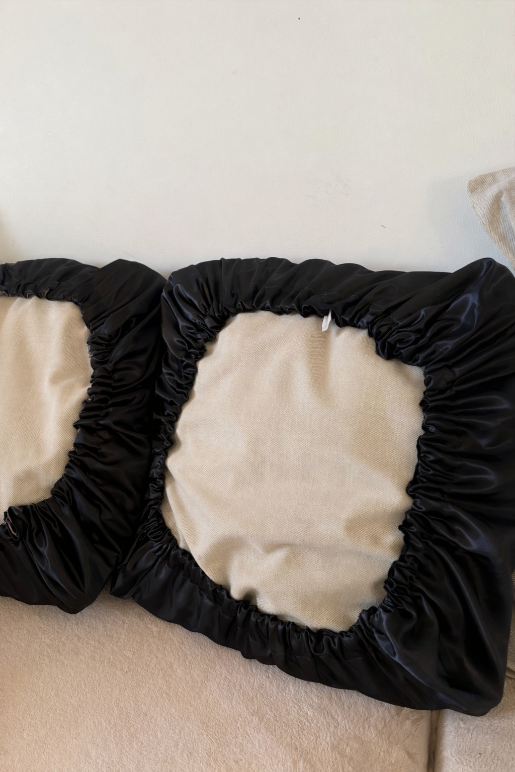 Housse d’oreiller en satin réversible noir/noir