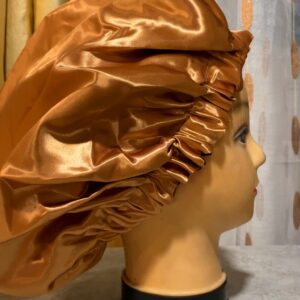 Bonnet en satin réversible