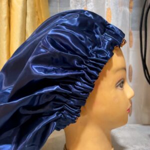 Bonnet en satin réversible