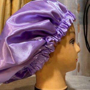 Bonnet en satin réversible