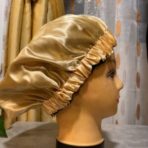 Bonnet en satin réversible