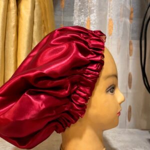 Bonnet en satin réversible