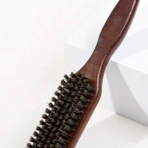 Brosse en bois brun foncé